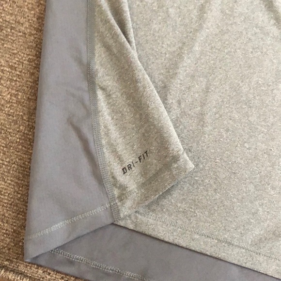 Nike Workout Top - Picture 3 of 3